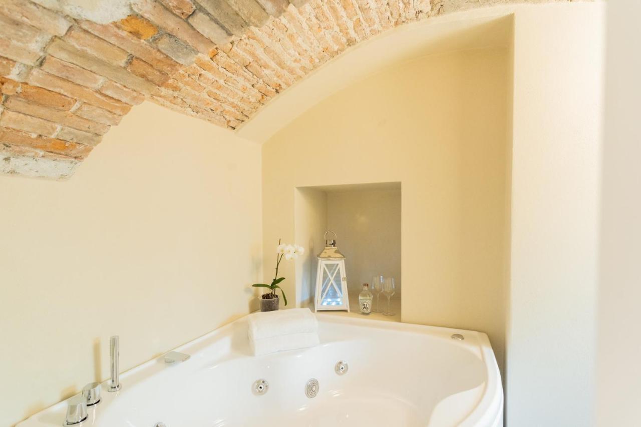 Romantic Escape City Centre With Jacuzzi & Parking By Rent All Como Exterior foto